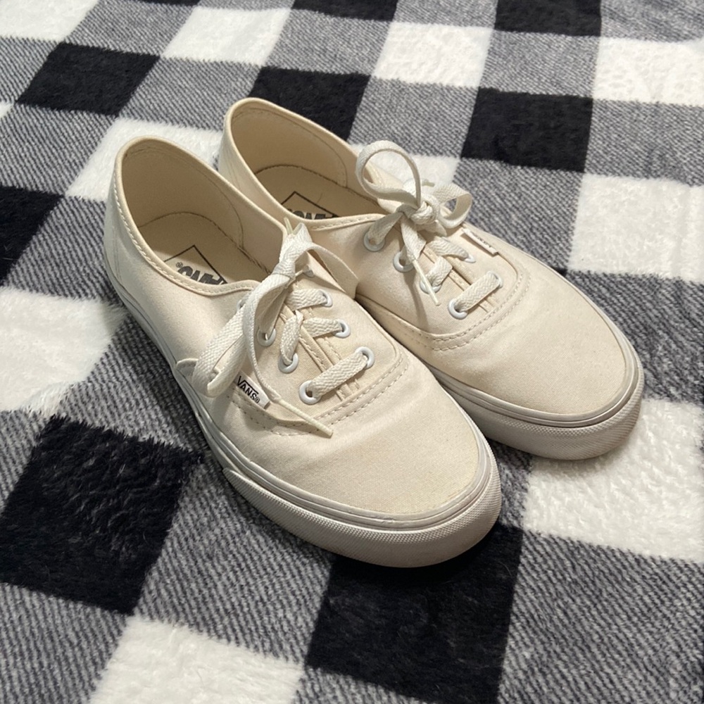 white low top lace up vans